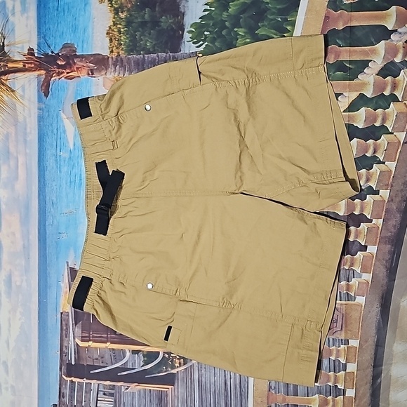 The‎ North Face Belted Cargo Shorts Medium NWT - Picture 1 of 7